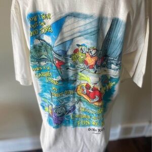 Vintage 1999 Margaritaville White T-Shirt with Tropical Parrot Design